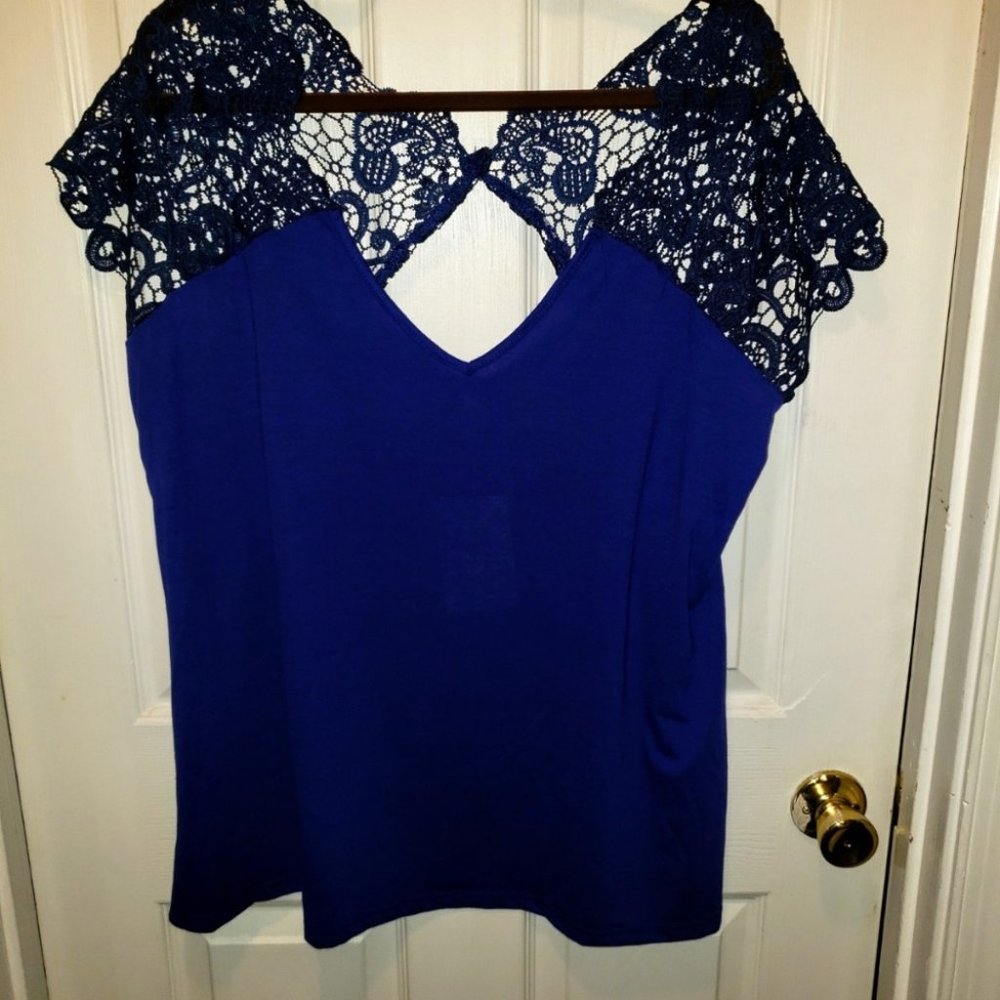 Nextima Womens Top Sz 16 NWT Blue Black